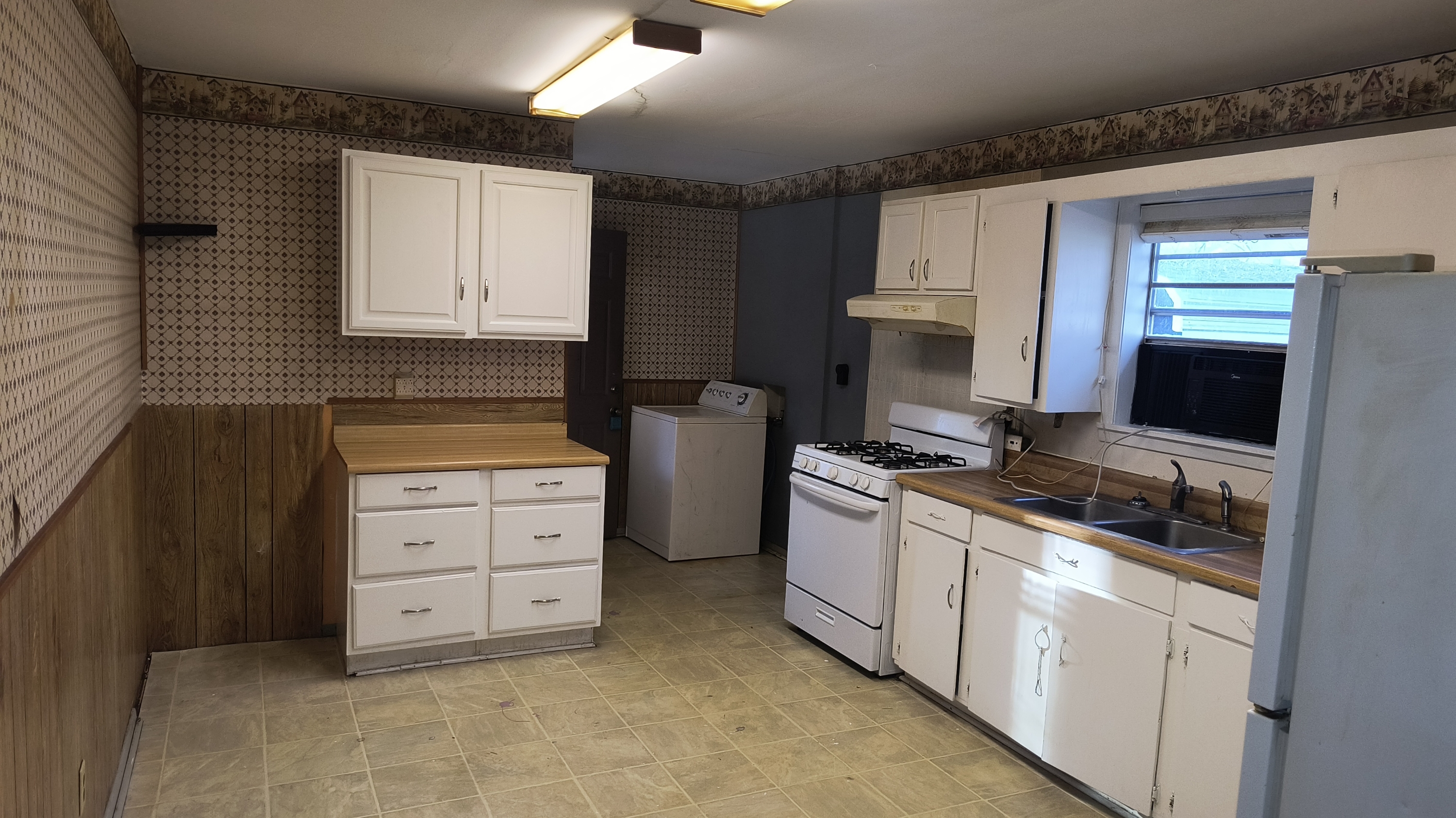 5907 Windham Ave.