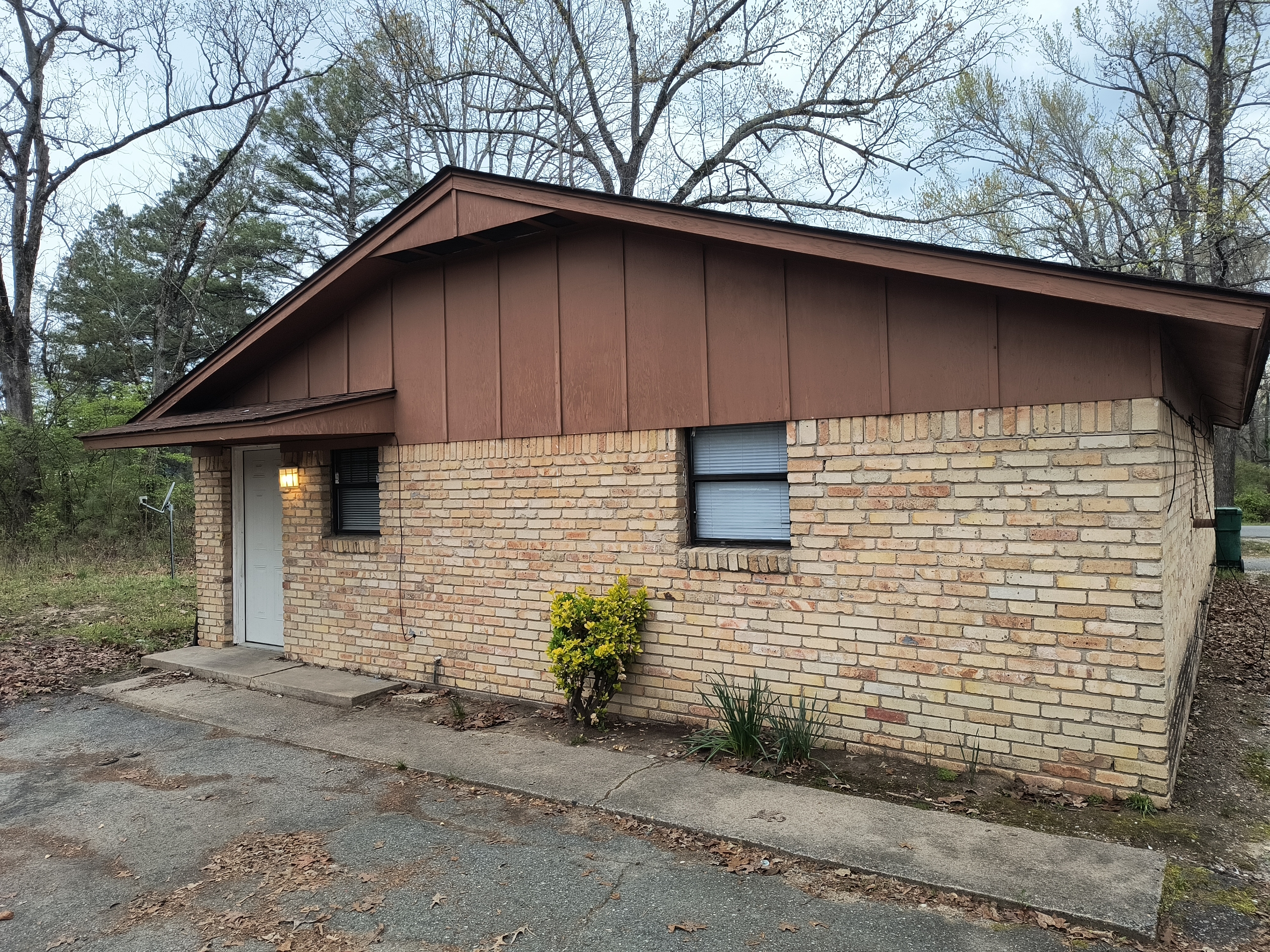 5916 Malcomb Street - 5916